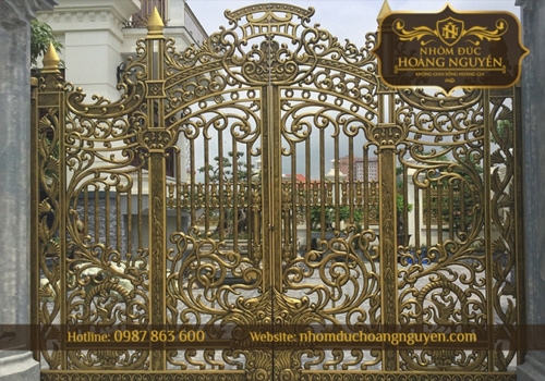 Cổng nhôm đúc – Xu hướng ngoại thất được biệt thự sân vườn ưa chuộng