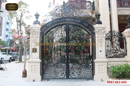 Cổng Nhôm Đúc Phong Cách Sắt Nghệ Thuật – Vẻ...