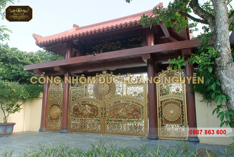 Cổng nhôm đúc Hoàng Nguyễn đẹp hoàn hảo đến từng chi tiết
